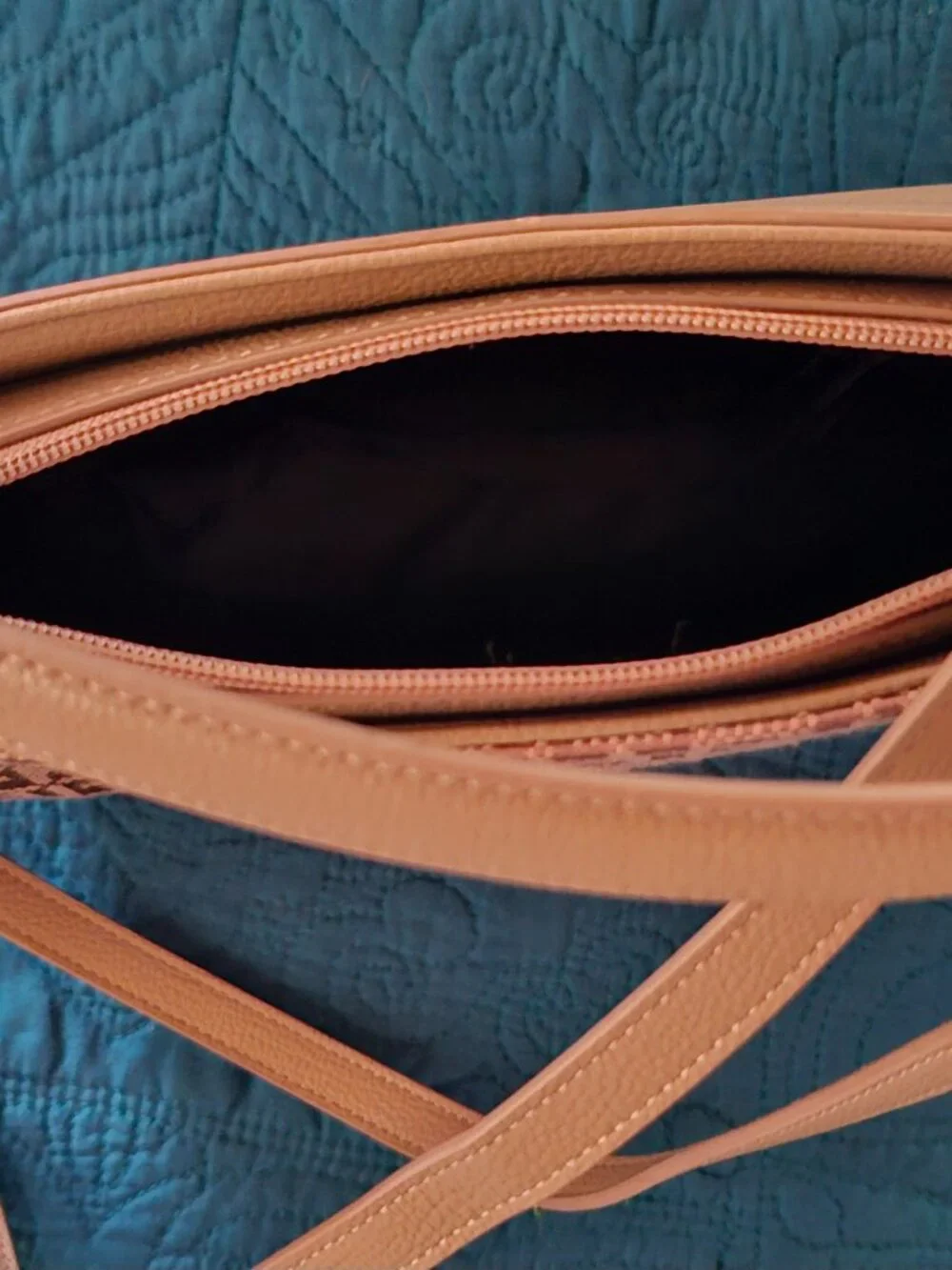 Tommy Hilfiger purse